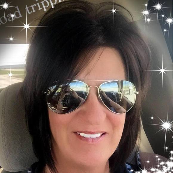 Meet your Posher, Dorinda - Picture 1 of 1